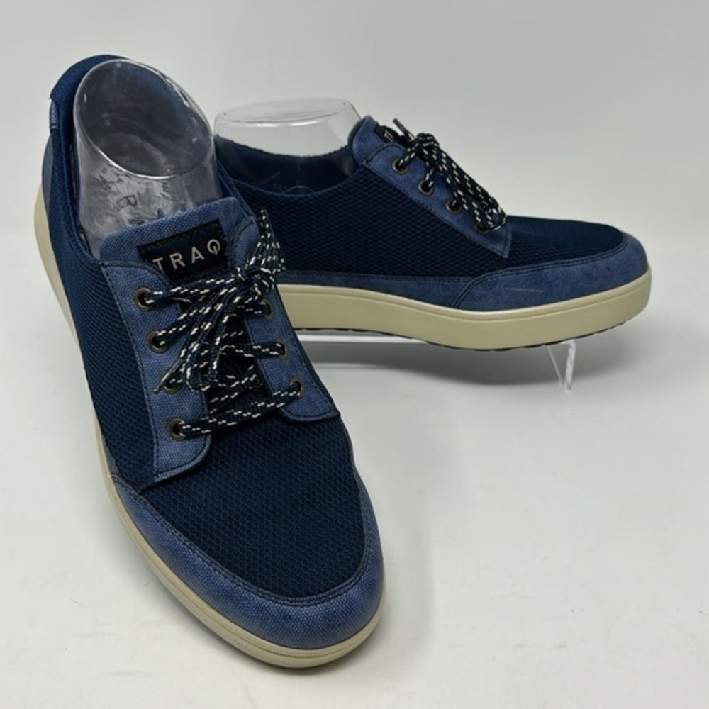 NWT TRAQ By Algeria COPACETIQ BLUE Comfort Sneakers SIZE Euro 39/US 9